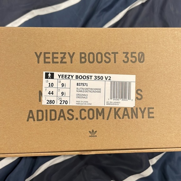 Yeezy 350 V2 blue tint. Size 10 - Picture 5 of 10